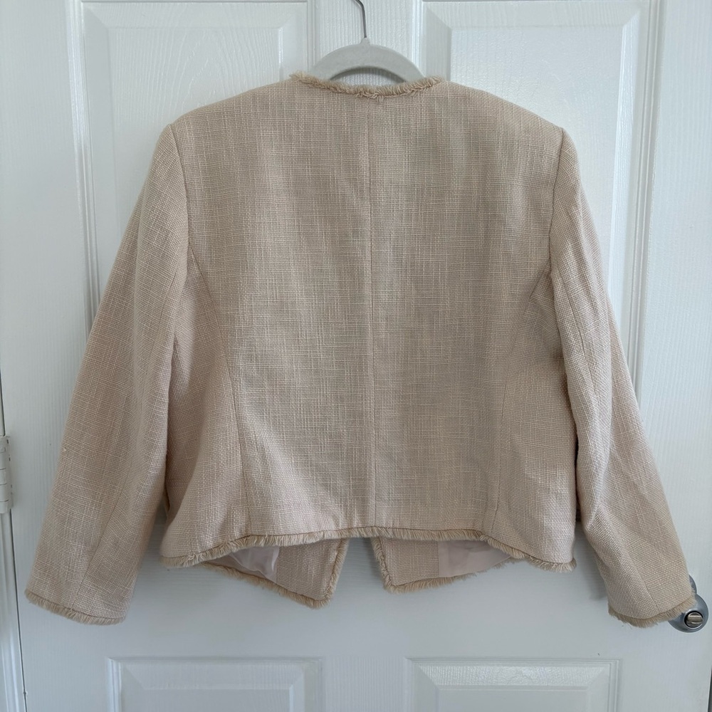 Classic Tweed Women's Jacket - Picture 3 of 6